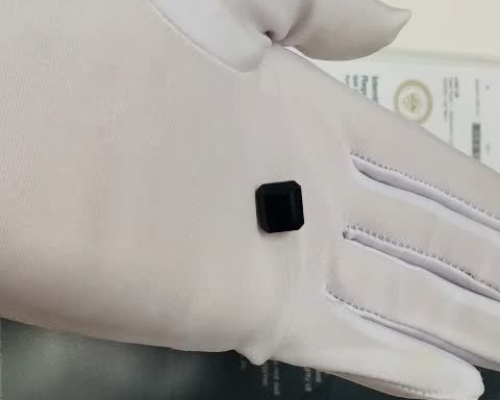 Đá Carbon Vô Định Hình Tự Nhiên 3.55 Carats
