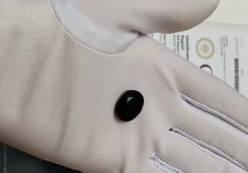 Đá Carbon Vô Định Hình Tự Nhiên 5.35 Carats