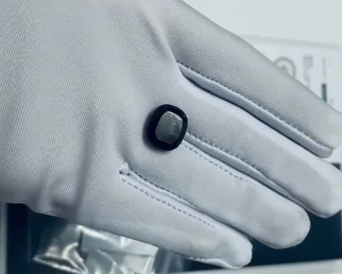 Đá Carbon Vô Định Hình Tự Nhiên 4.14 Carats